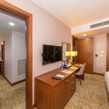 Land Park Hotel イスタンブール エクステリア 写真