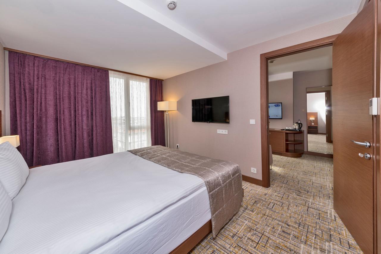 Land Park Hotel イスタンブール エクステリア 写真
