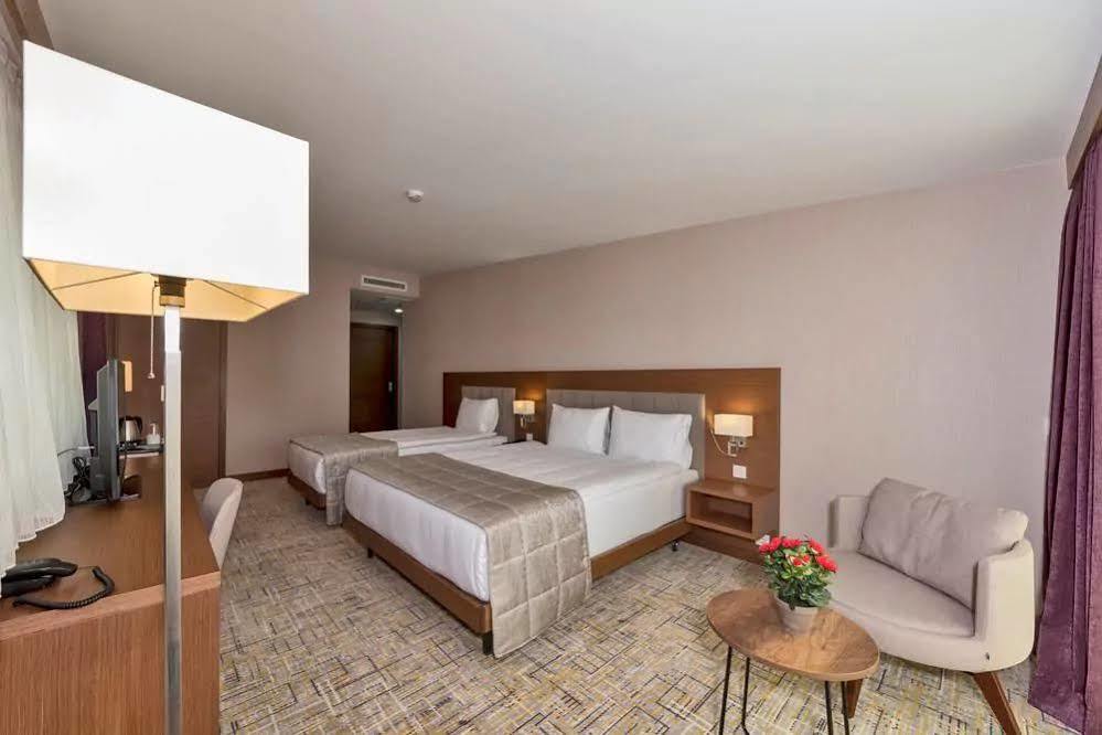 Land Park Hotel イスタンブール エクステリア 写真