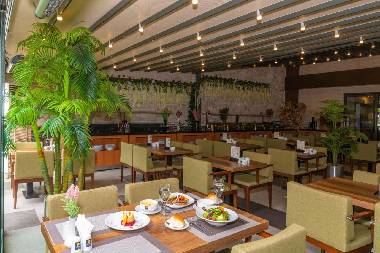 Land Park Hotel イスタンブール エクステリア 写真